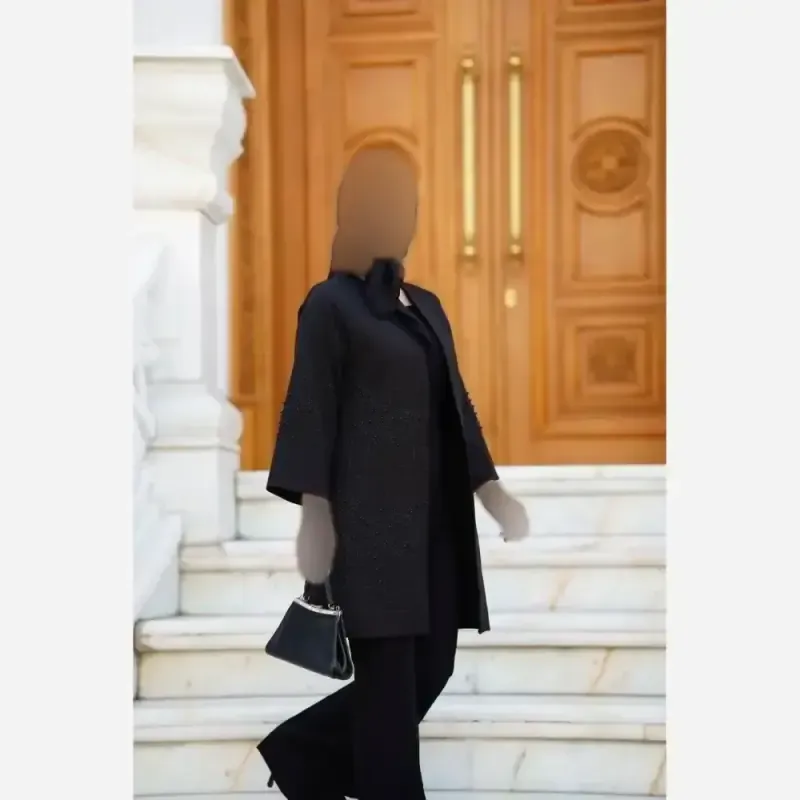 مانتو مجلسی نگین دار مدل مهشید پارچه سوپر مازراتی رنگ مشکی سایز بزرگ - تصویر 3