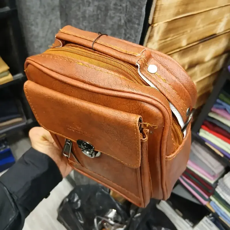 کیف دوشی اسپرت مردانه چرم مصنوعی رنگ مشکی و عسلی و قهوه ای روزمره - تصویر 6