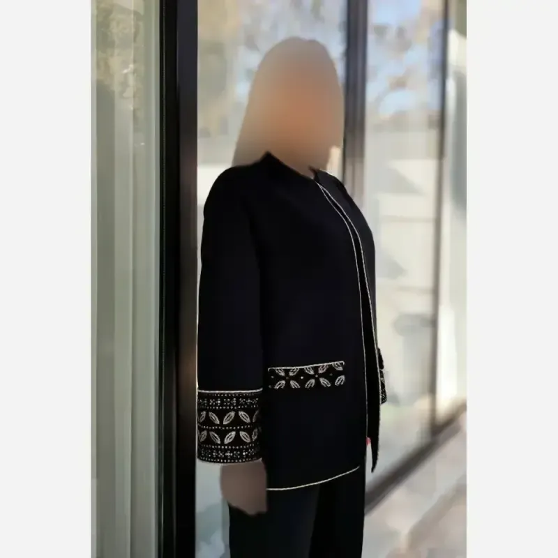 کت و شلوار زنانه ماهین جنس مازراتی با خرجکار مخمل سوزن دوزی رنگ مشکی - تصویر 7