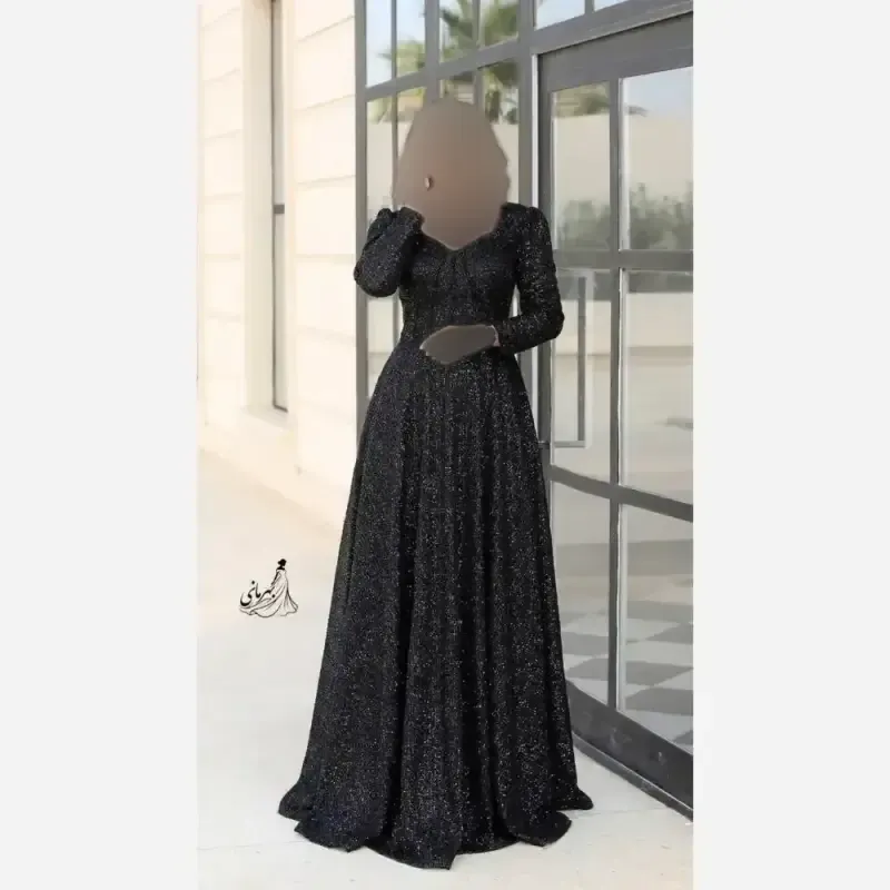 پیراهن بلند مجلسی زنانه دانتل چمنی مشکی کاپدار سنگدوزی شده سایز بزرگ - تصویر 3