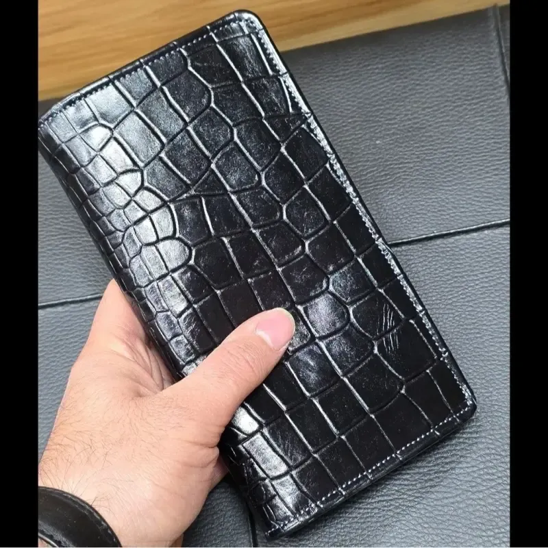 ست کادویی چرم طبیعی مردانه شامل کیف پول کتی و جاکلیدی با باکس چوبی - تصویر 5