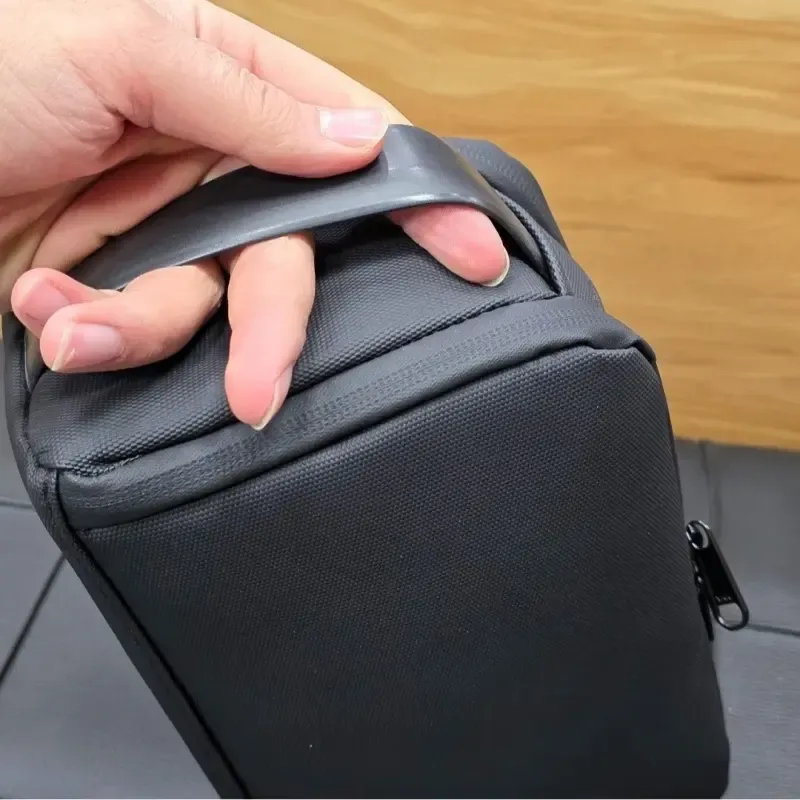 کیف دستی ضد آب بنج جنس اسکین سیلیکون خارجی ابعاد 15 در 26 سانتی متر - تصویر 7