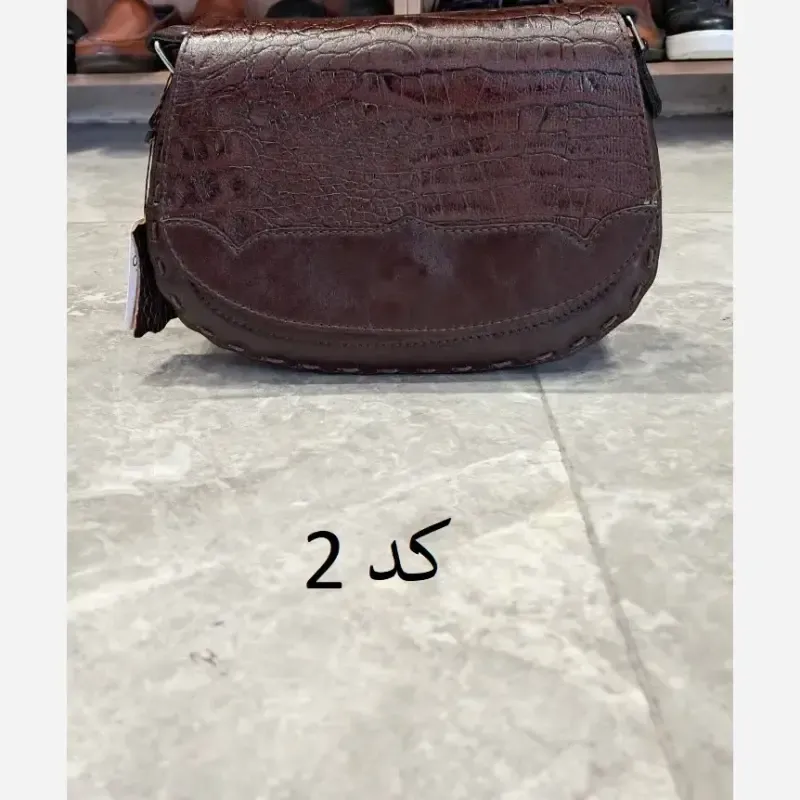 کیف دوشی چرم طبیعی گاوی ابعاد 17 در 25 زنانه - تصویر 2