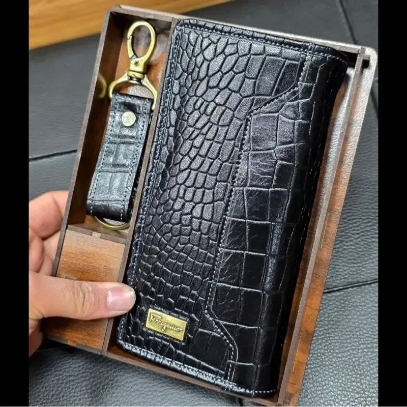 ست کادویی چرم طبیعی مردانه شامل کیف پول کتی و جاکلیدی با باکس چوبی - تصویر 9