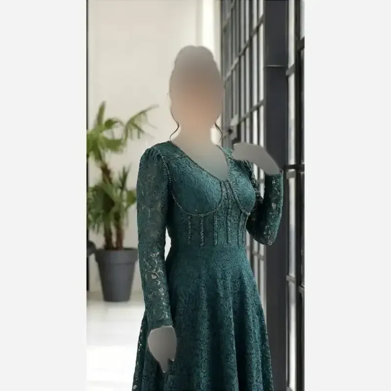پیراهن مجلسی زنانه دانتل سنگدوزی شده مدل سارا رنگ مشکی و سبز سایز بزرگ - تصویر 4