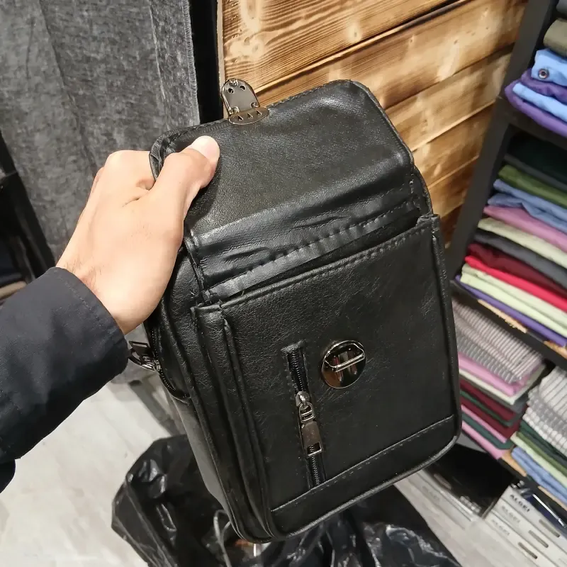 کیف دوشی اسپرت مردانه چرم مصنوعی رنگ مشکی و عسلی و قهوه ای روزمره - تصویر 3
