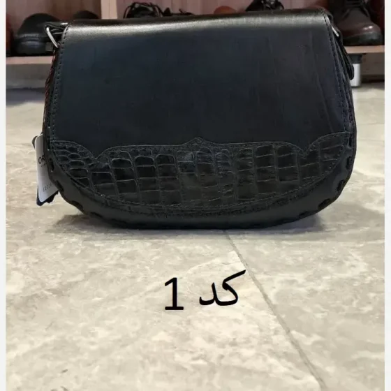 کیف دوشی چرم طبیعی گاوی ابعاد 17 در 25 زنانه