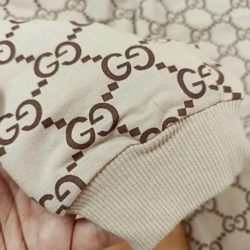 بلوز شلوار دورس بچگانه Gucci رنگ ماسه ای سایز 40 تا 50 - تصویر 4