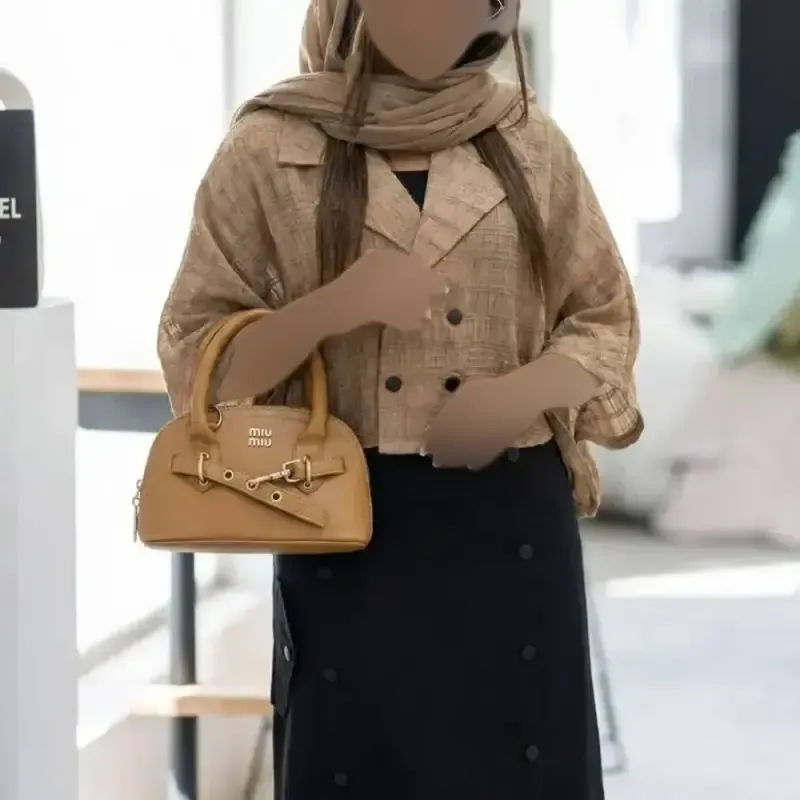 کیف اسپرت زنانه با بند پهن متریال وارداتی سایز 12 در 20 رنگبندی متنوع - تصویر 9