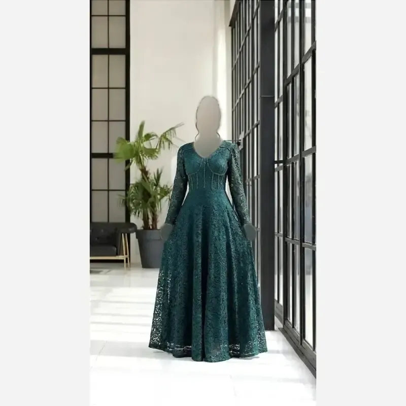 پیراهن مجلسی زنانه دانتل سنگدوزی شده مدل سارا رنگ مشکی و سبز سایز بزرگ - تصویر 3