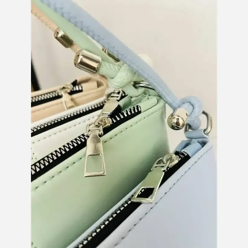 کیف فانتزی صابونی شیک رنگ بندی متنوع سایز 22 در 12 - تصویر 6