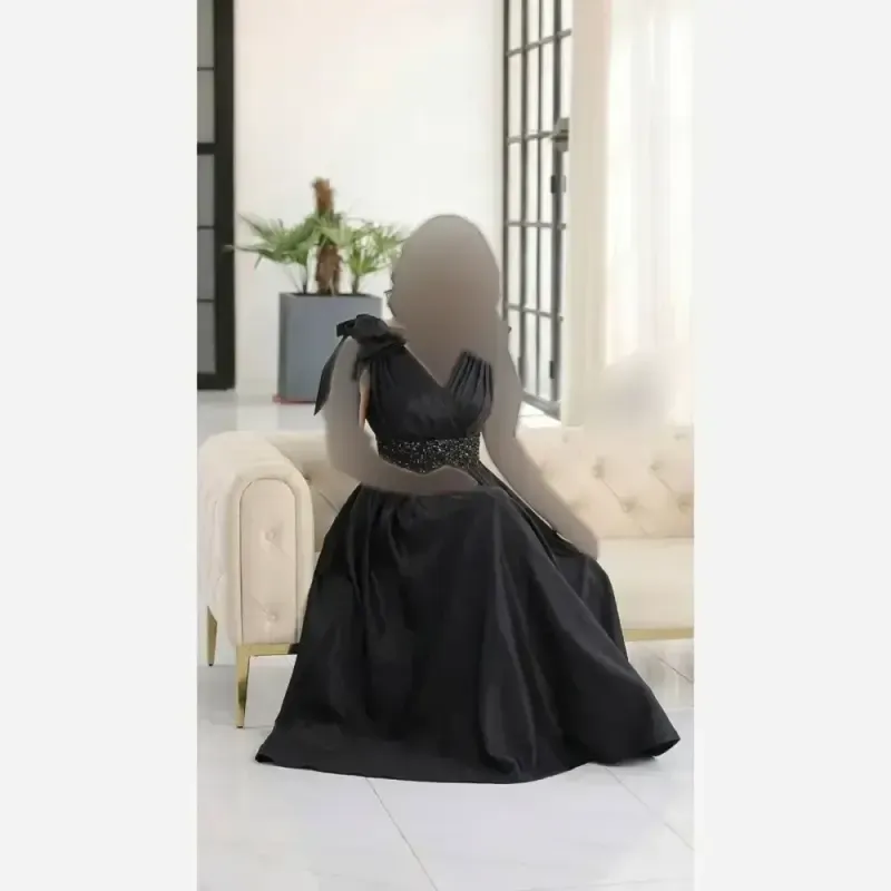 ماکسی زنانه مدل لاله ساتن تافته گرم بالا رنگ مشکی سایز 1 تا 3 کاپدار - تصویر 5