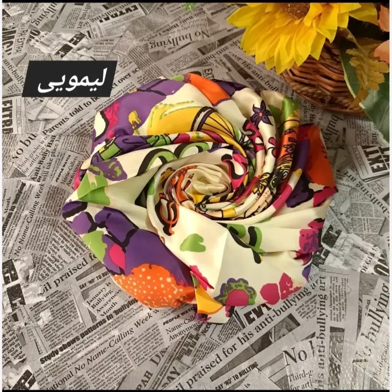مینی اسکارف ابریشم طرح باربی ابعاد 76 در 76 رنگی - تصویر 7