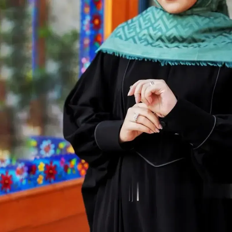 مانتو عبایی زنانه مدل حانیه جنس کرپ سوپر الیزه سایز 36 تا 48 - تصویر 2
