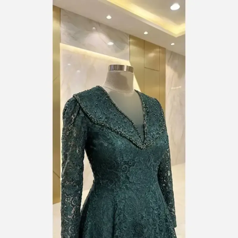 لباس مجلسی زنانه مدل سایه سنگدوزی شده دانتل درجه یک کاپدار مشکی و سبز سایزبندی بزرگ - تصویر 2